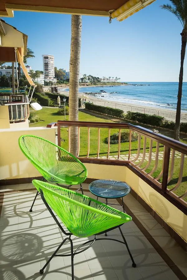 Holidays2Riviera Sea Side Front Beach Sitio de Calahonda Spain