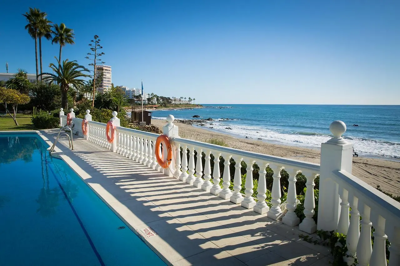 Holidays2Riviera Sea Side Front Beach Sitio de Calahonda Spain